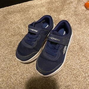 Skechers 10K little kid blue sneakers with Velcro strap